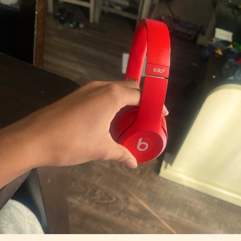 red solo beat 3s